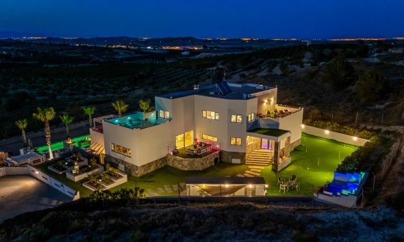 Resale - Villa - Torremendo