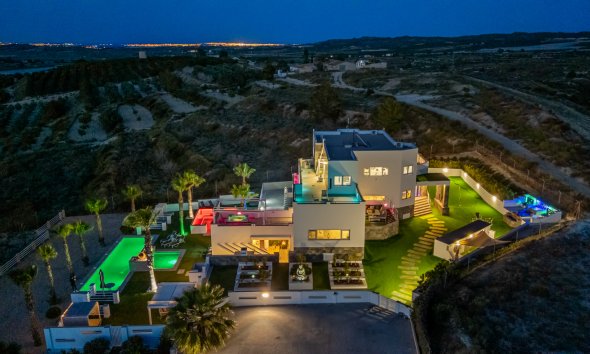 Resale - Villa - Torremendo