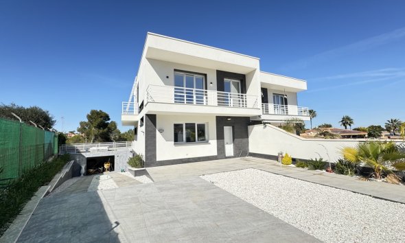 Reventa - Villa - Torrevieja - Los Balcones
