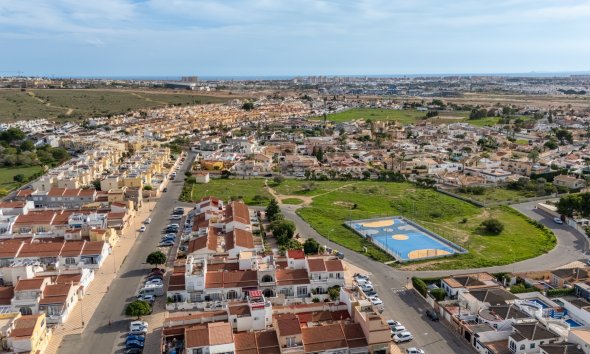 Resale - Terraced house / Townhouse - Torrevieja - La Siesta