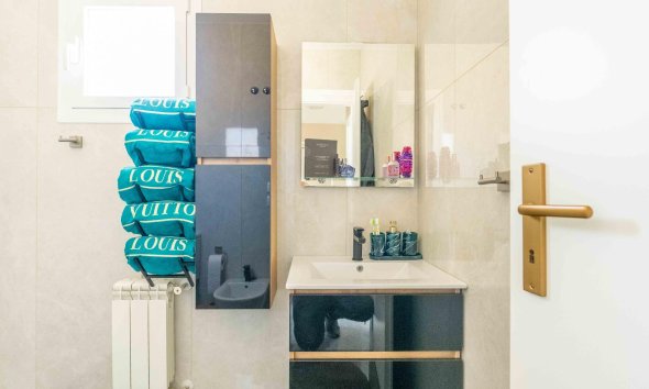 Resale - Villa - Orihuela Costa - Punta Prima