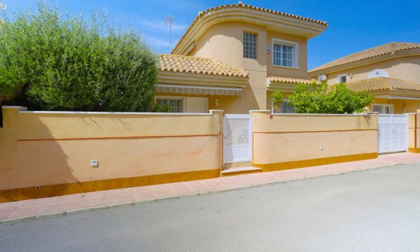 Resale - Villa - Orihuela Costa - Punta Prima