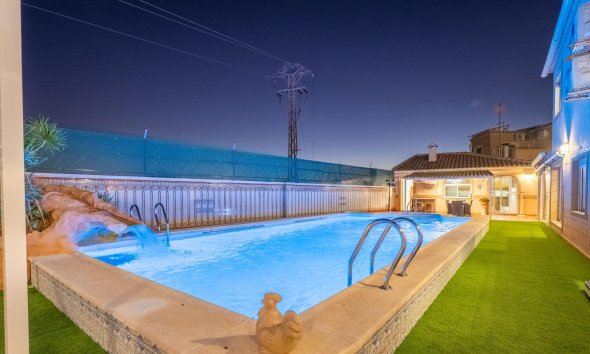 Resale - Villa - Torrevieja - El chaparral
