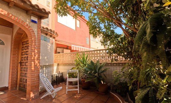 Resale - Terraced house / Townhouse - Torrevieja - El Acequión - Los Náufragos