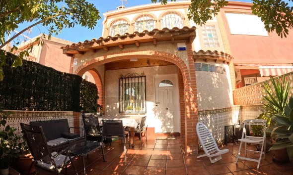 Resale - Terraced house / Townhouse - Torrevieja - El Acequión - Los Náufragos