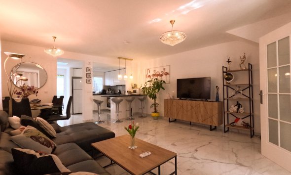 Resale - Terraced house / Townhouse - Torrevieja - El Acequión - Los Náufragos