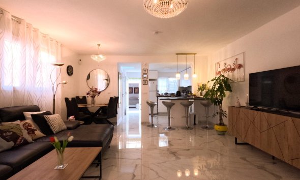 Resale - Terraced house / Townhouse - Torrevieja - El Acequión - Los Náufragos