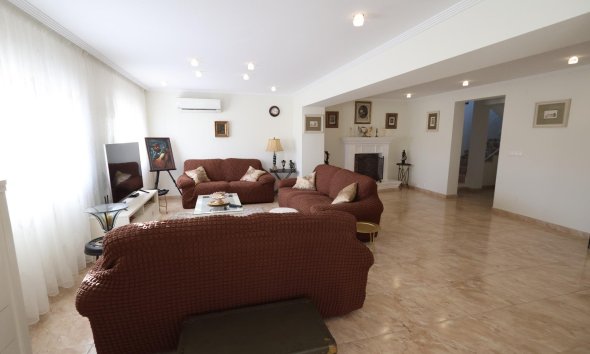 Resale - Villa - Torrevieja - Los Balcones - Los Altos del Edén