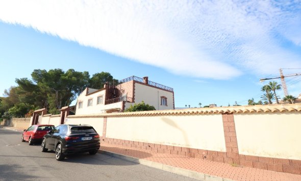 Resale - Villa - Torrevieja - Los Balcones - Los Altos del Edén