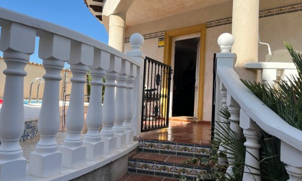 Resale - Villa - Orihuela Costa - Playa Flamenca