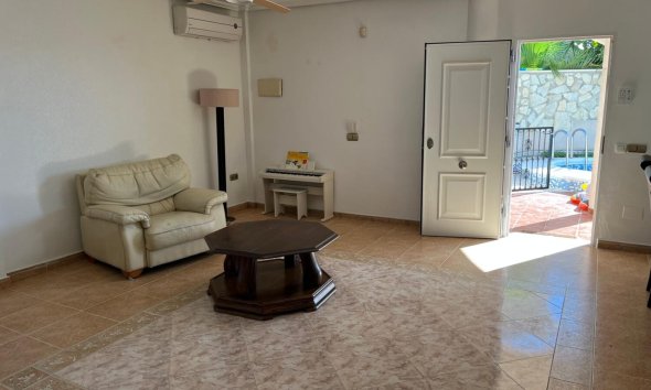 Resale - Villa - Orihuela Costa - Playa Flamenca