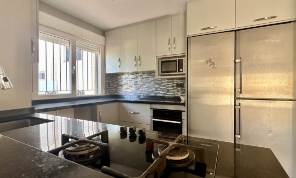 Resale - Villa - Orihuela Costa - Villamartín