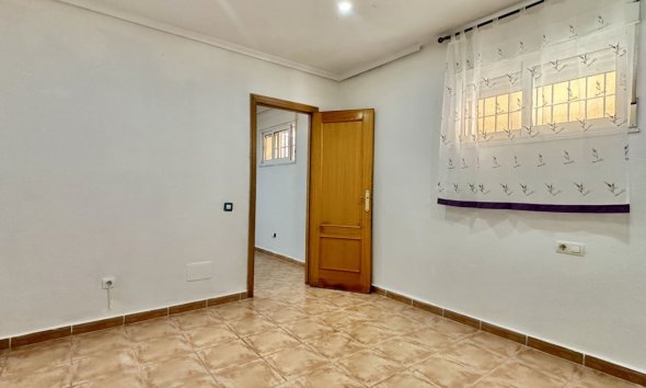 Resale - Villa - Orihuela Costa - Villamartín
