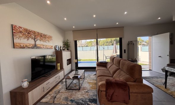 Resale - Villa - Orihuela Costa - Villamartin