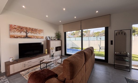 Resale - Villa - Orihuela Costa - Villamartin