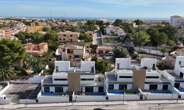 Resale - Villa - Orihuela Costa - Villamartin