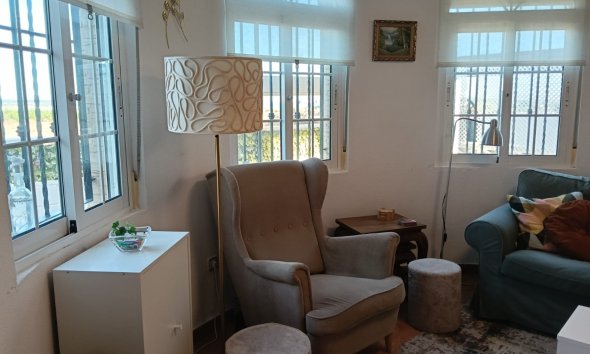 Resale - Villa - Los Montesinos - La Herrada