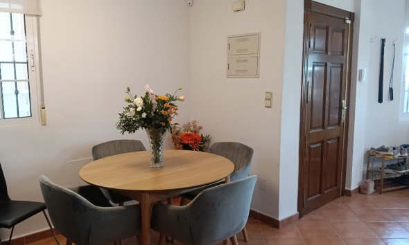 Resale - Villa - Los Montesinos - La Herrada