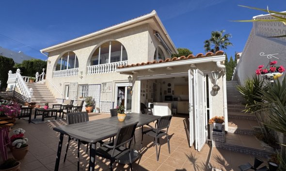 Resale - Villa - Orihuela Costa - Villamartin