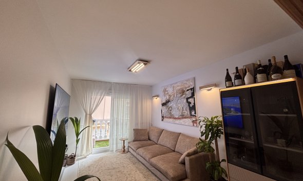 Resale - Apartment - Lo Pagan