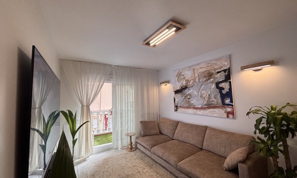 Resale - Apartment - Lo Pagan