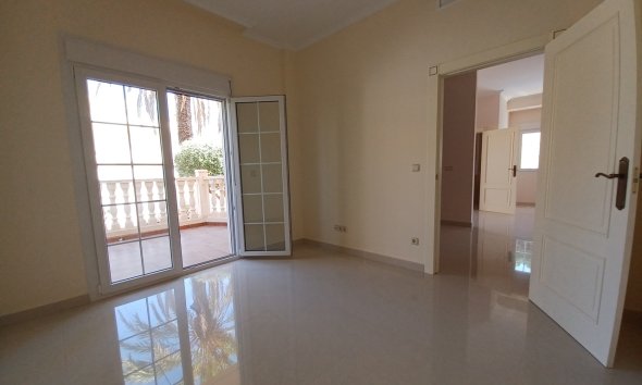 Resale - Villa - Orihuela Costa - Cabo Roig