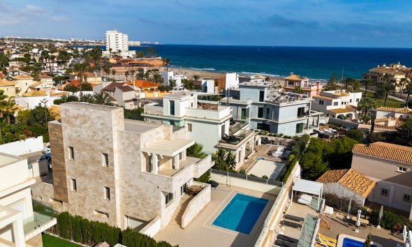 Resale - Villa - Orihuela Costa - La Zenia