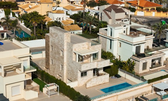 Resale - Villa - Orihuela Costa - La Zenia