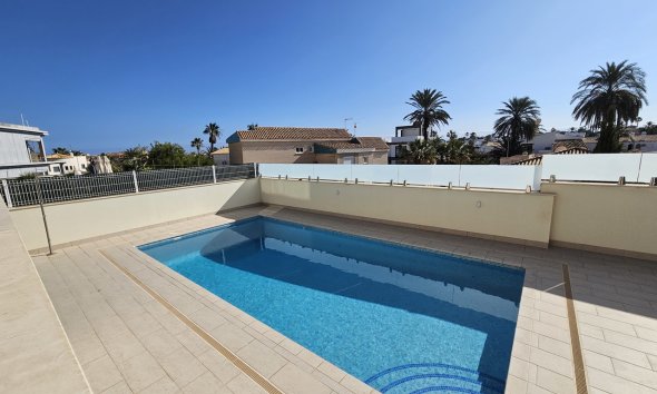 Resale - Villa - Orihuela Costa - La Zenia