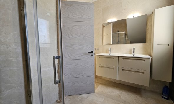 Resale - Villa - Orihuela Costa - La Zenia