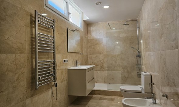 Resale - Villa - Orihuela Costa - La Zenia