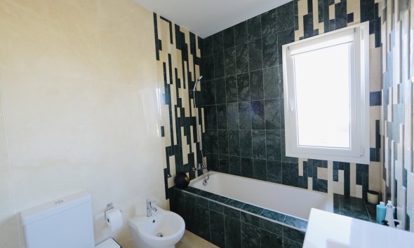 Resale - Villa - Orihuela Costa - La Zenia