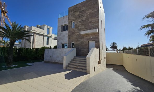 Resale - Villa - Orihuela Costa - La Zenia