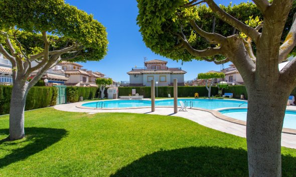 Resale - Bungalow - Orihuela Costa - Punta Prima