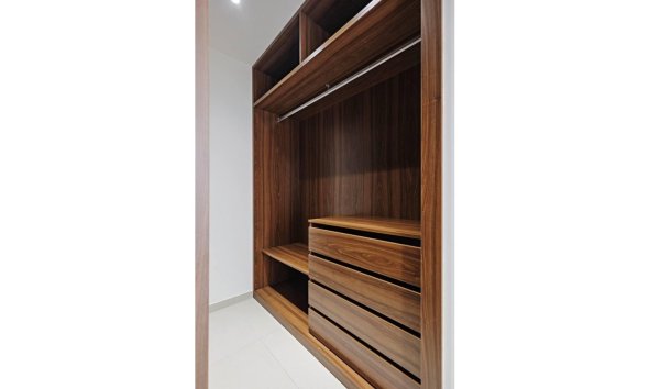 Resale - Apartment - Torrevieja - La Veleta