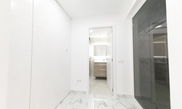 Resale - Apartment - Torrevieja - Playa de los Naufragos