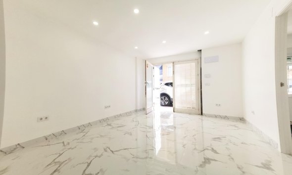 Resale - Apartment - Torrevieja - Playa de los Naufragos