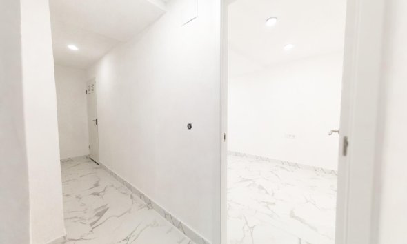 Resale - Apartment - Torrevieja - Playa de los Naufragos