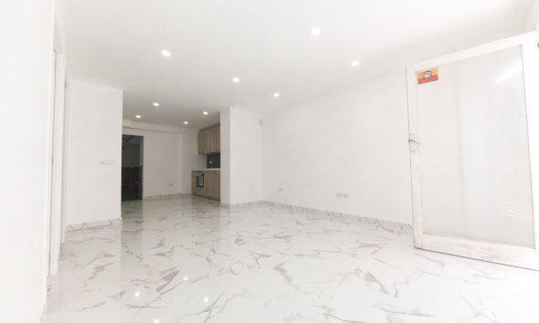 Resale - Apartment - Torrevieja - Playa de los Naufragos