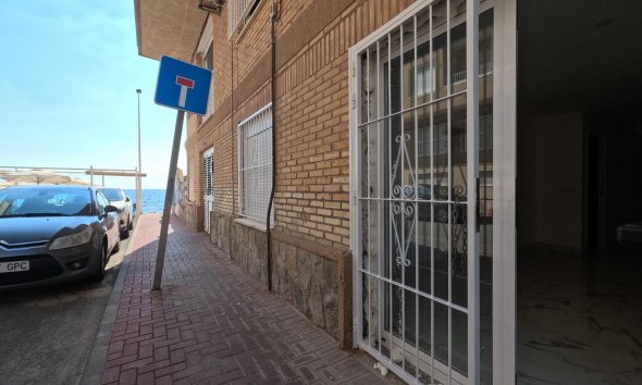 Resale - Apartment - Torrevieja - Playa de los Naufragos