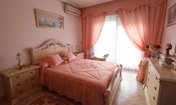 Resale - Villa - Orihuela Costa - Villamartín-Las Filipinas