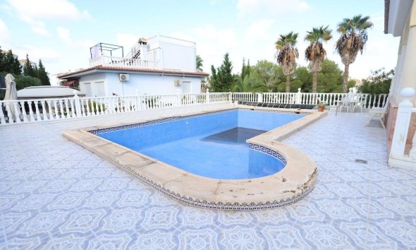 Resale - Villa - Orihuela Costa - Villamartín-Las Filipinas