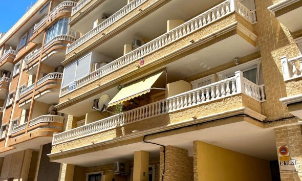 Resale - Apartment - Torrevieja - Playa de los locos