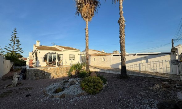 Resale - Villa - Torrevieja - San luis