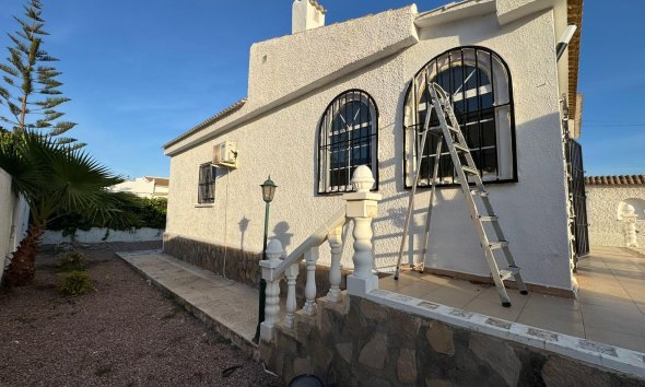 Resale - Villa - Torrevieja - San luis