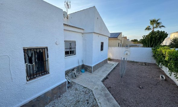 Resale - Villa - Torrevieja - San luis