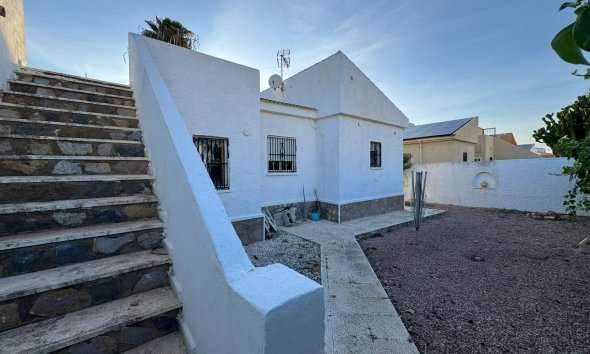 Resale - Villa - Torrevieja - San luis