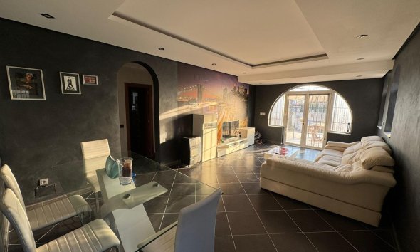 Resale - Villa - Torrevieja - San luis