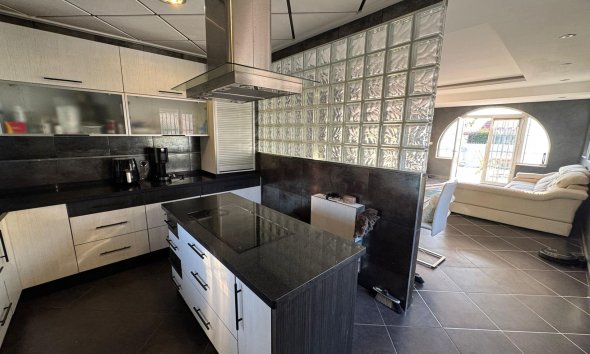 Resale - Villa - Torrevieja - San luis