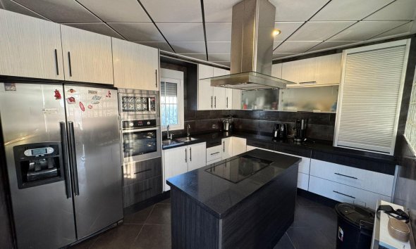 Resale - Villa - Torrevieja - San luis